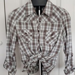 🌹🌹Forever 21checkered button up shirt. 